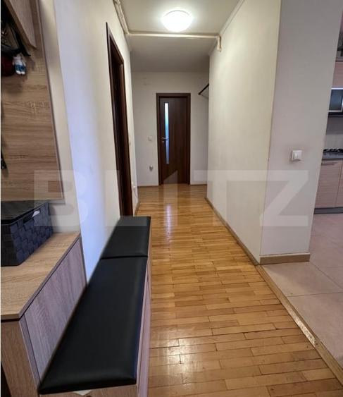 Apartament cu 3 camere decomandat, mobilat în 7 Noiembrie
