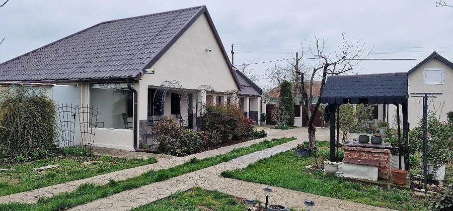 Casă cu Teren 1457 Mp în Rudna