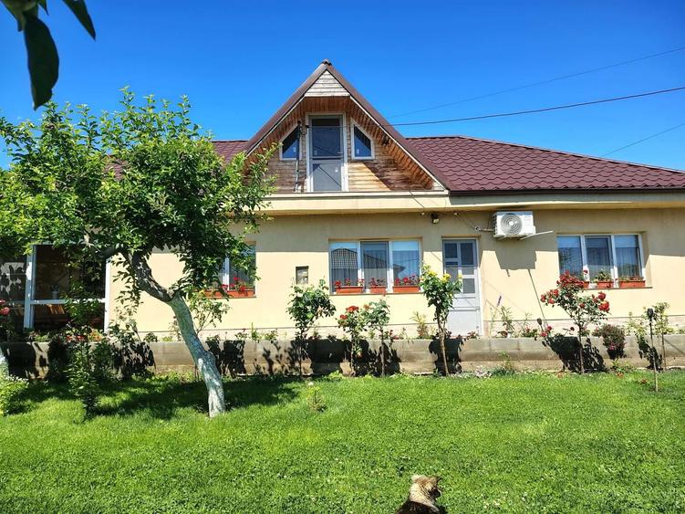 Casă cu 2 camere cu Teren 500 Mp în Limanu