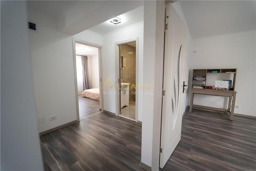 Casă individuală cu 4 camere cu Teren 327 Mp în Berceni