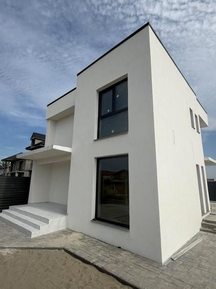 Casă individuală cu 4 camere cu Teren 450 Mp în Exterior Est