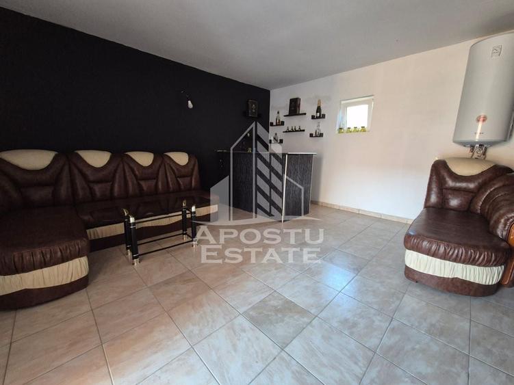 Casă individuală cu 6 camere cu Canalizare în Central