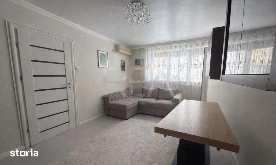Apartament cu 3 camere semidecomandat în Pajura