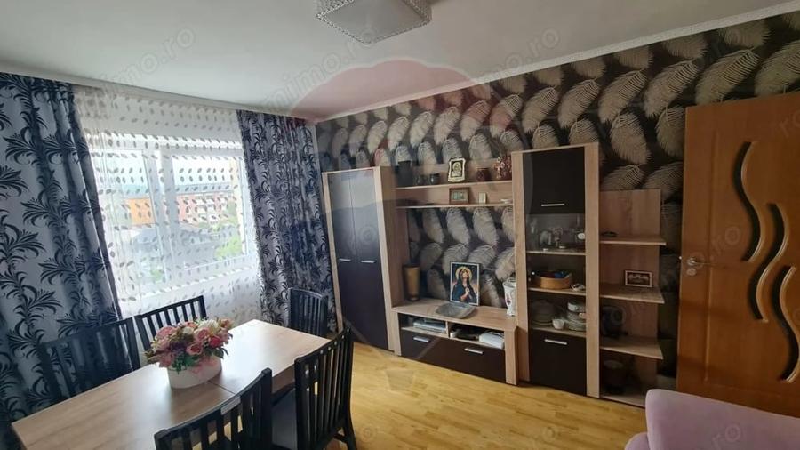 Apartament cu 2 camere decomandat, mobilat în Sud