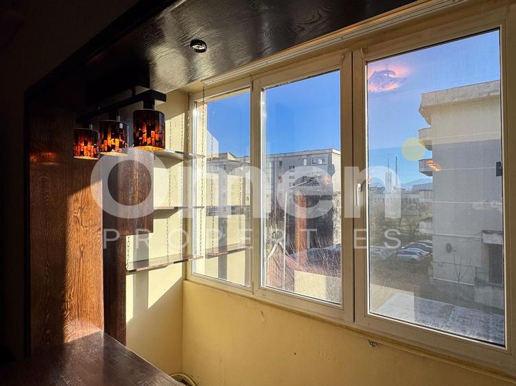 Apartament cu 4 camere semidecomandat, mobilat în Central