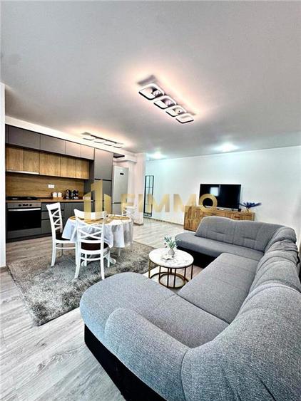 Apartament cu 3 camere decomandat, mobilat în Universității