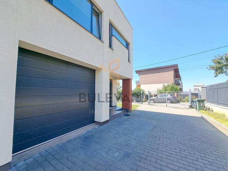 Duplex cu 4 camere cu Canalizare în Europa