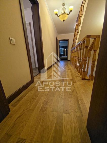 Casă individuală cu 12 camere cu Canalizare în Fabric