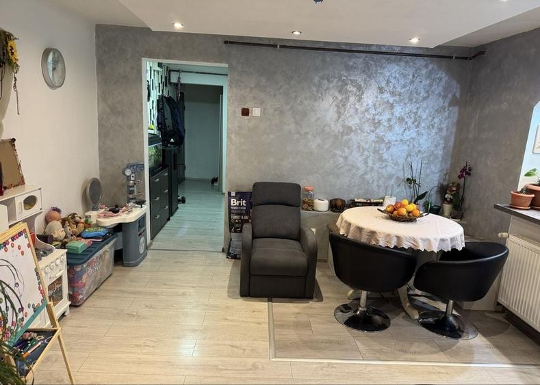 Apartament cu 2 camere semidecomandat în Dâmbovița