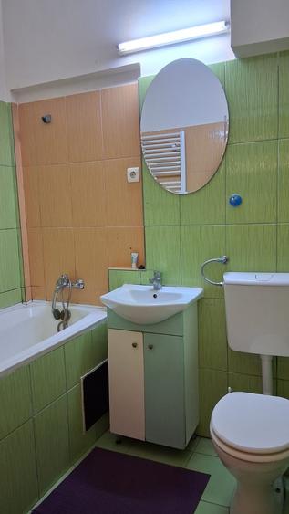 Garsonieră decomandată în Girocului