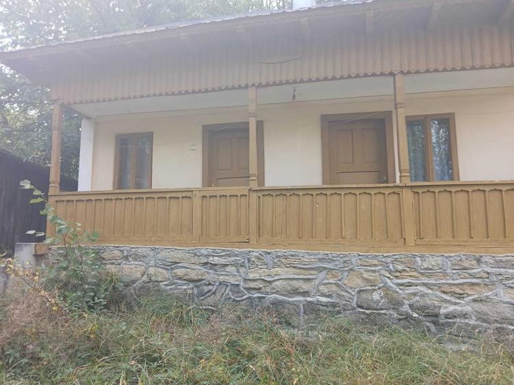 Casă cu 2 camere în Păușești