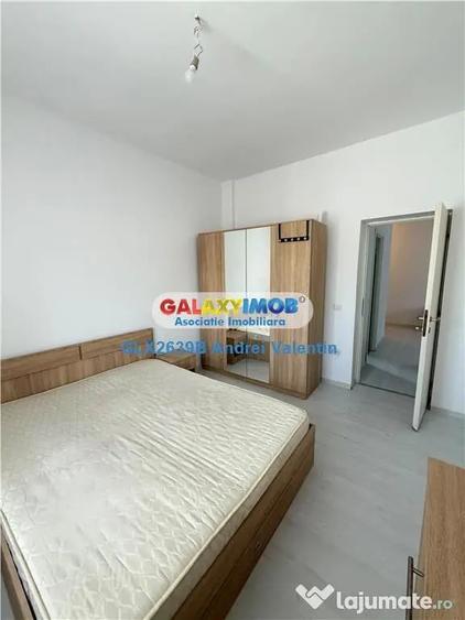Apartament cu 3 camere semidecomandat în Apărătorii Patriei