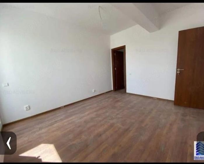 Apartament cu 2 camere decomandat în Titan