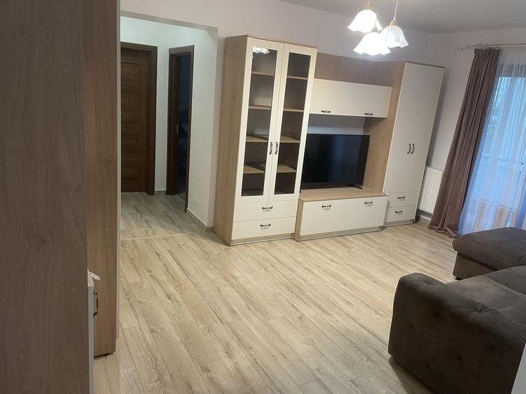 Apartament cu 2 camere semidecomandat în Rediu