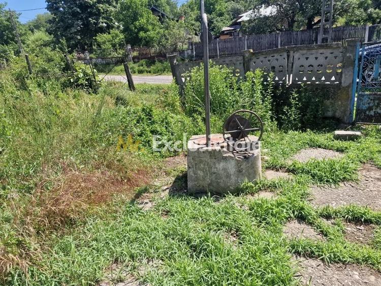 Casă cu 4 camere cu Teren 400 Mp în Călinești