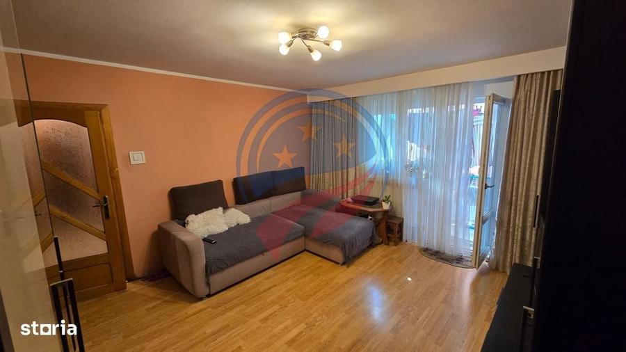Apartament cu 2 camere semidecomandat în Craiovița Nouă