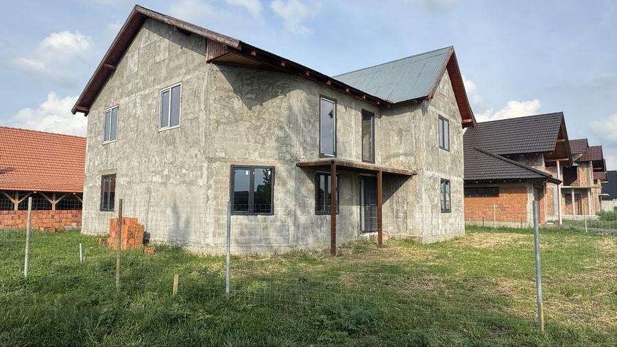 Casă cu 4 camere cu Teren 450 Mp în Sânnicolau Mare