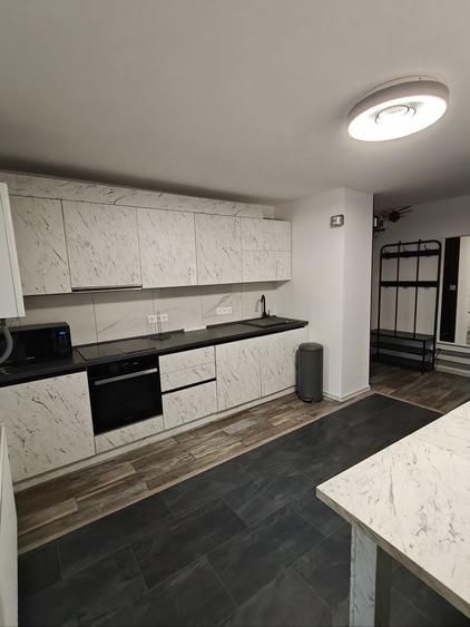 Apartament cu 3 camere în Plopilor