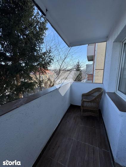 Apartament cu 3 camere decomandat în Valea Aurie
