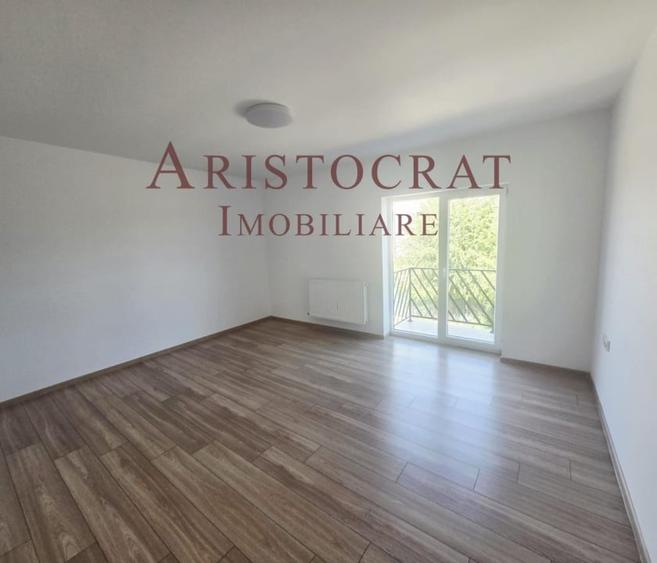 Casă cu 5 camere cu Teren 480 Mp în Corbeanca