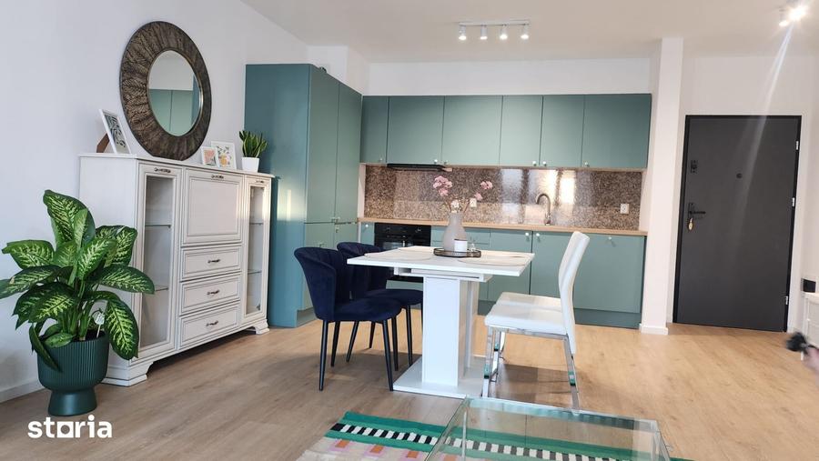 Apartament cu 3 camere semidecomandat în Dâmbul Rotund
