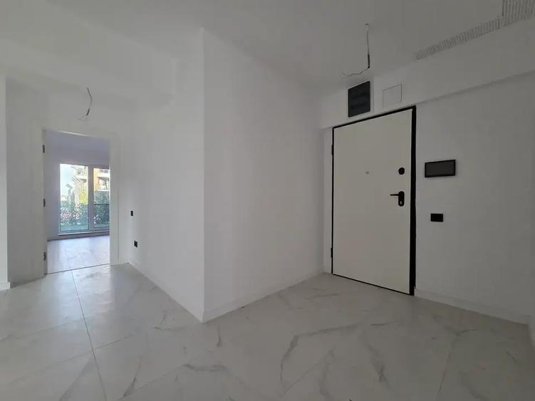 Apartament cu 4 camere decomandat în Titan