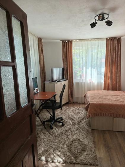 Casă cu Teren 1240 Mp în Central
