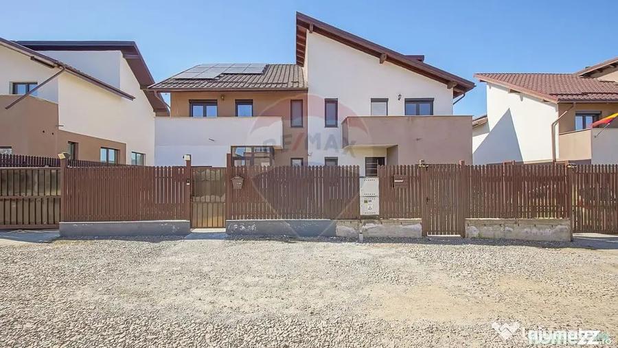 Casă cu 4 camere cu Teren 250 Mp în Noua