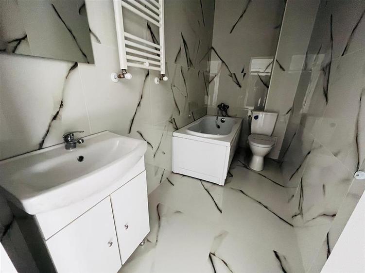 Apartament cu 2 camere decomandat în Cug