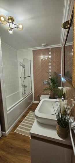 Apartament cu 2 camere, mobilat în Central