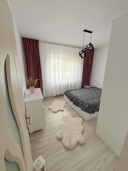 Apartament cu 3 camere decomandat în Vișan