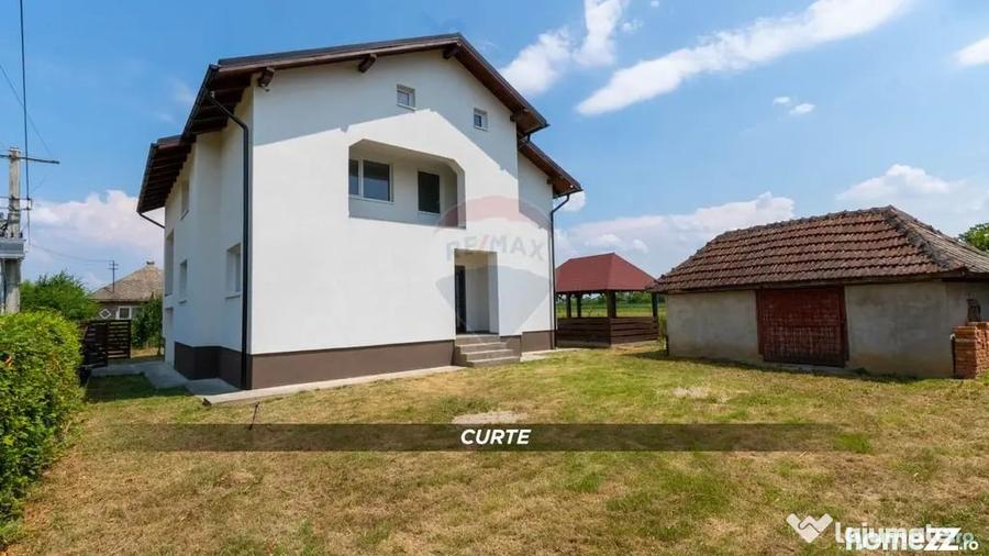 Casă cu 5 camere cu Teren 600 Mp în Mireșu Mare