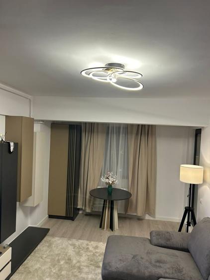 Apartament cu 2 camere semidecomandat, mobilat în Parcul Carol