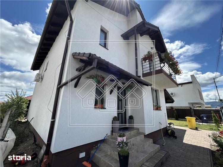 Casă cu 4 camere cu Teren 750 Mp în Cristian