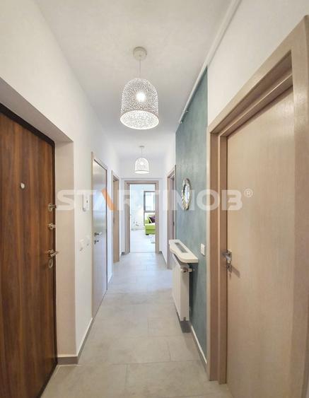 Apartament cu 3 camere decomandat, mobilat în Tractorul