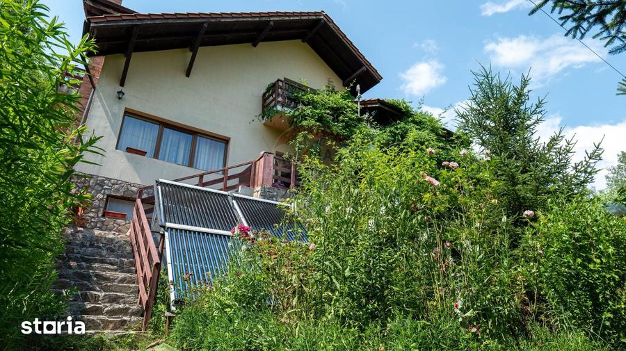Casă cu Teren 1348 Mp în Dăești
