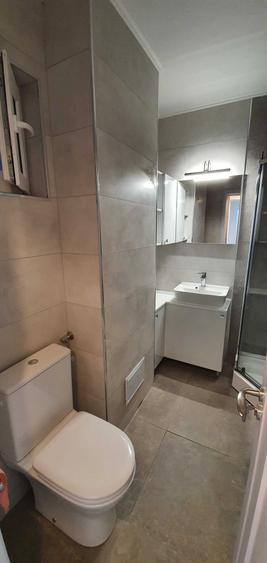Inchiriez apartament 3 camere ultracentral - zona Romal - Campina - 8