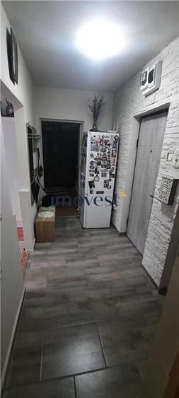 Apartament cu 3 camere decomandat în Carpați 1