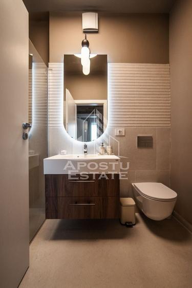 Apartament cu 3 camere semidecomandat în Central