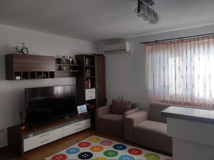 Casă cu 4 camere în Dancu
