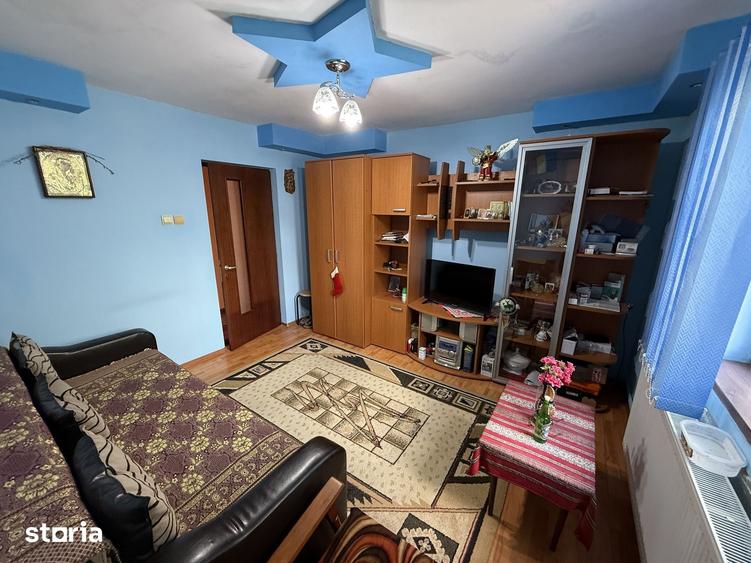 Casă cu 9 camere cu Teren 238 Mp în Central
