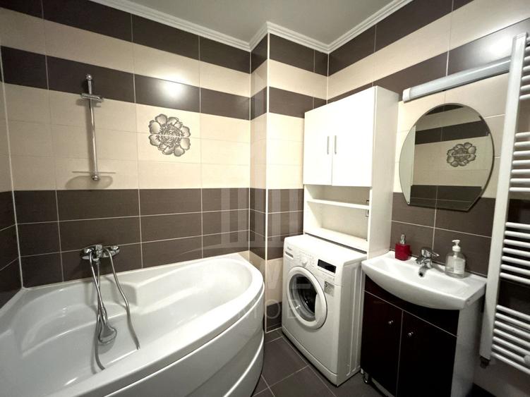 Apartament cu 3 camere decomandat în Sub Arini