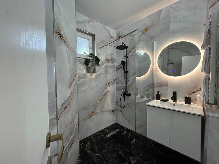 Apartament cu 2 camere decomandat în Romană
