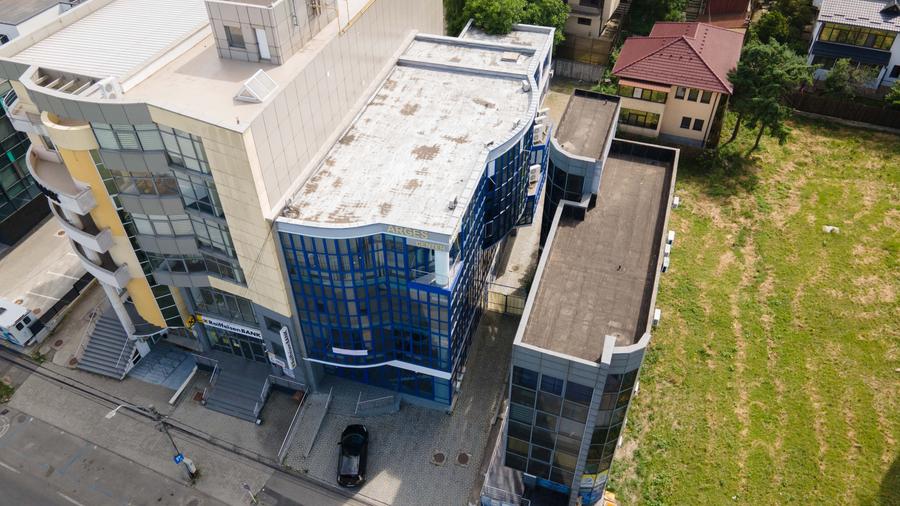 Spațiu comercial, de 1,200 mp, în Ultracentral