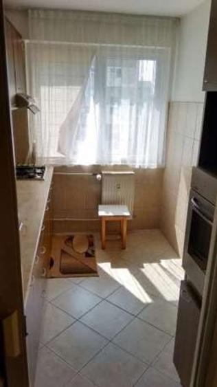 Apartament cu 3 camere decomandat, mobilat în Dristor