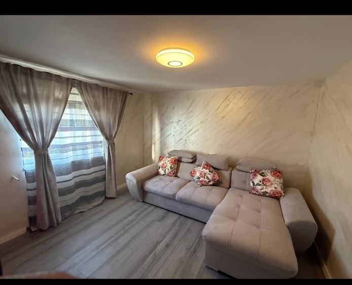 Casă individuală cu 3 camere cu Canalizare în Central