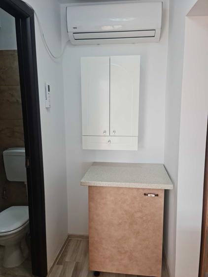 Apartament cu 2 camere semidecomandat în Victoriei