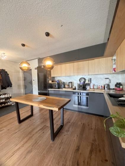 Apartament cu 3 camere semidecomandat, mobilat în Zorilor
