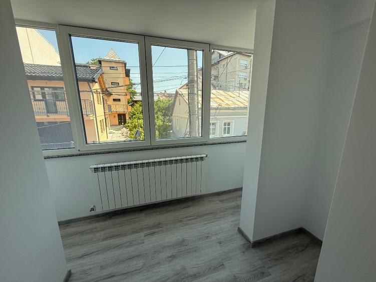 Birou, de 100 mp, în Central