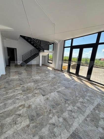 Spațiu industrial, de 590 mp, în Exterior Sud